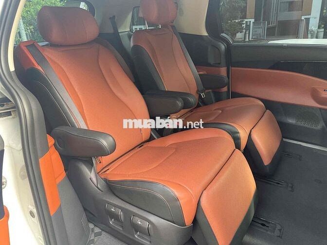 Kia Carnival 2025 2.2 Signature Trắng 38.000 km