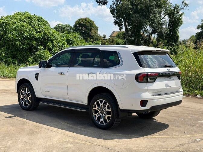 Ford Everest Titanium 4x4 2023 Trắng 60.300 km