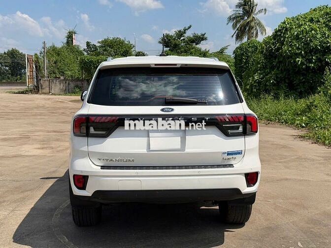 Ford Everest Titanium 4x4 2023 Trắng 60.300 km