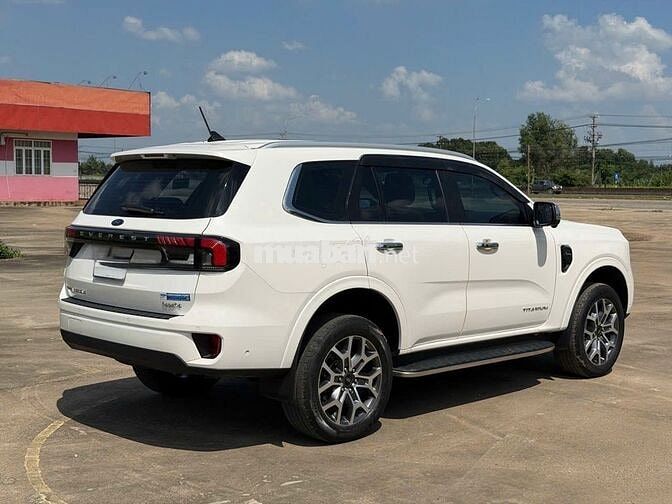 Ford Everest Titanium 4x4 2023 Trắng 60.300 km