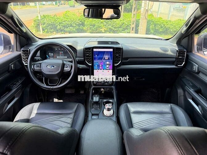Ford Everest Titanium 4x4 2023 Trắng 60.300 km