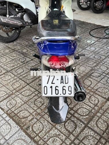 Xe máy Elegant 50cc Xanh trắng
