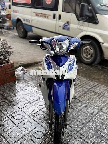 Xe máy Elegant 50cc Xanh trắng