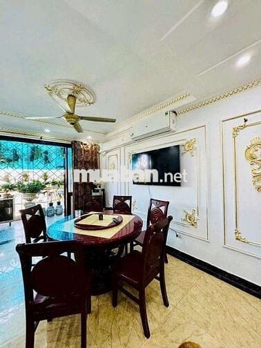  nhà 8 tầng thang máy ở + làm văn phòng ô tô tránh