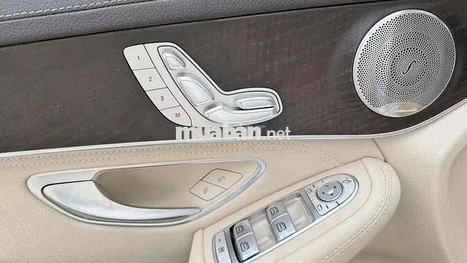 Mercedes-Benz GLC 200 4Matic 2021 Trắng siêu đẹp