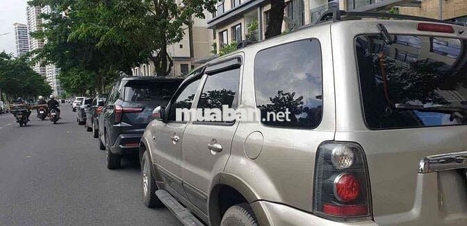 Ford Escape 2024 Vàng cát 5 chỗ