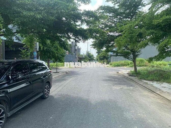 Kẹt Tiền Bán Nền Đất KDC Long Hoà, Ngay Chợ Rạch Kiếng SHR 64M2