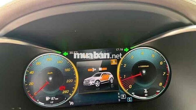 Mercedes-Benz GLC 200 4Matic 2021 Trắng siêu đẹp