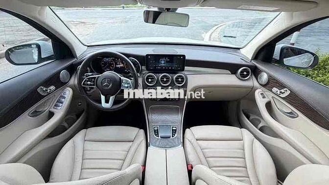 Mercedes-Benz GLC 200 4Matic 2021 Trắng siêu đẹp