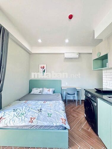 Căn studio - Ban công - Full nội thất - Máy giặt riêng - Thang máy 