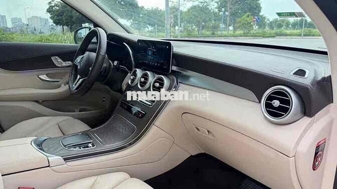 Mercedes-Benz GLC 200 4Matic 2021 Trắng siêu đẹp