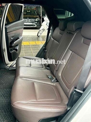 Hyundai Tucson 1.6 Turbo 2023 Trắng zin 2,8v km