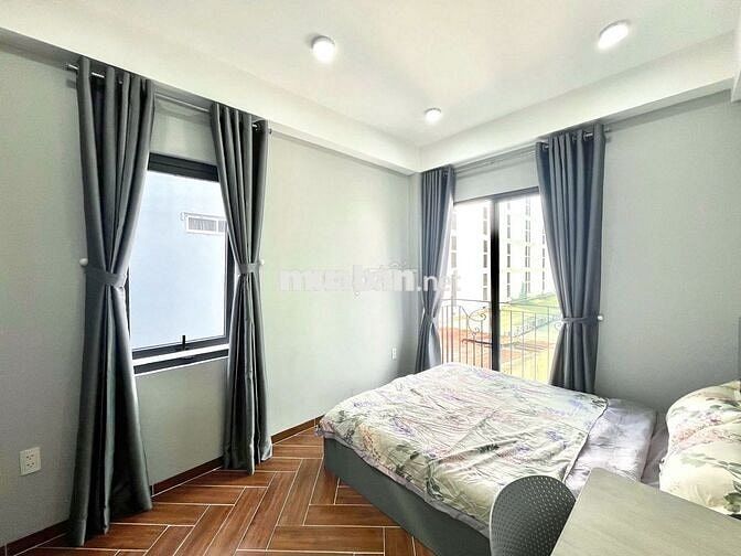 Căn studio - Ban công - Full nội thất - Máy giặt riêng - Thang máy 