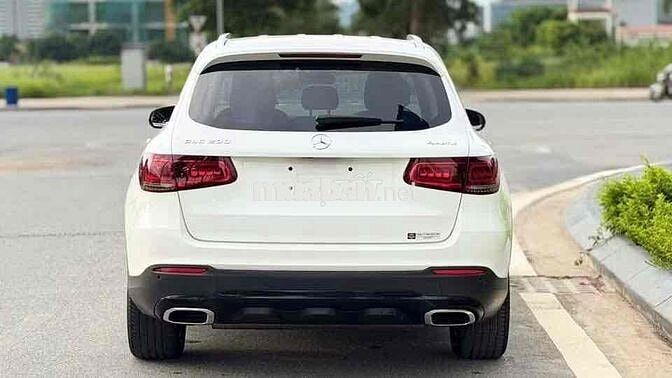 Mercedes-Benz GLC 200 4Matic 2021 Trắng siêu đẹp