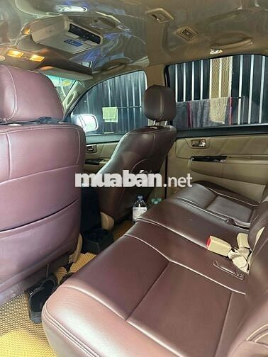 Toyota Fortuner 7 chỗ Bạc 203.048 km
