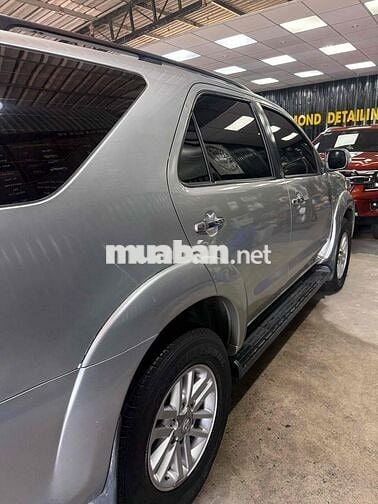 Toyota Fortuner 7 chỗ Bạc 203.048 km