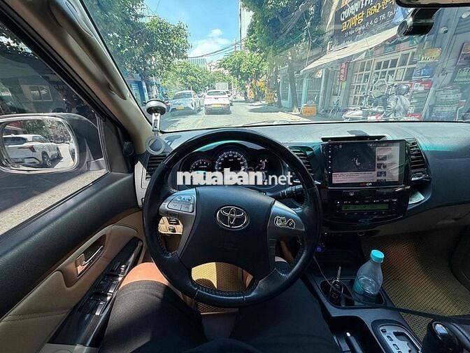 Toyota Fortuner 7 chỗ Bạc 203.048 km