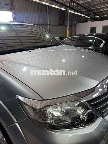 Toyota Fortuner 7 chỗ Bạc 203.048 km