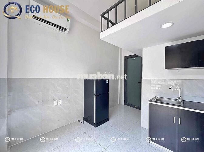 DUPLEX BAN CÔNG GẦN ĐH VĂN HIẾN,THUẬN TIỆN QUA Q11,Q10