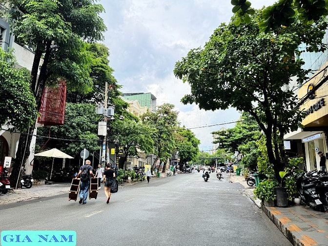 BÁN NHÀ MẶT TIỀN KINH DOANH : 72 VÕ OANH - P. 25 - Q. BÌNH THẠNH - HCM