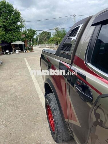 Ford Ranger XLS 4x2 Auto Vàng cát