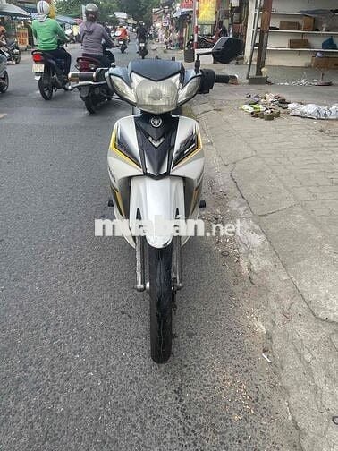 Yamaha Sirius Trắng Việt Nam
