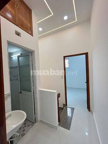 NHÀ PHỐ MT ĐƯỜNG NHỰA 1/, GIÁ RẺ 690TR, KDC ĐÔNG, ĐƯỜNG NHỰA Ô TÔ 5M, 