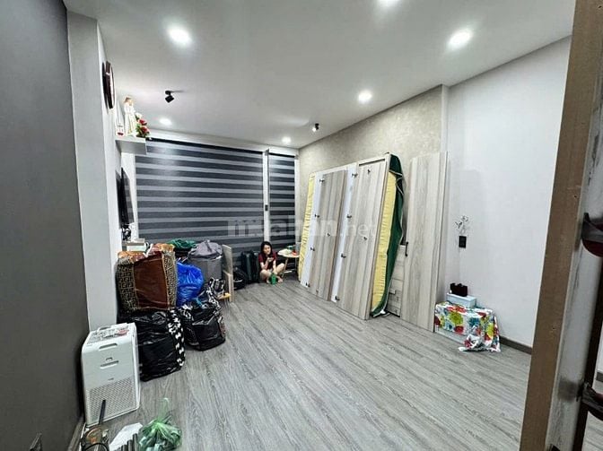 Hẻm xe hơi 489A Huỳnh Văn Bánh. Nhà 5 tầng BTCT