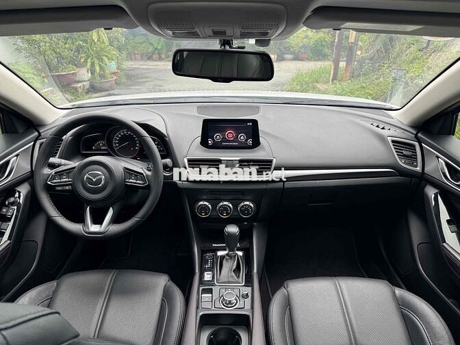 Mazda Mazda 3 2017 Trắng odo 10.000km
