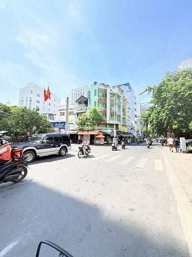 BÁN NHÀ GIÁ RẺ  TRUNG TÂM PHÚ NHUẬN 