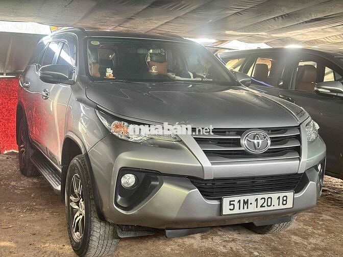 Toyota Fortuner 2018 Dầu Xám