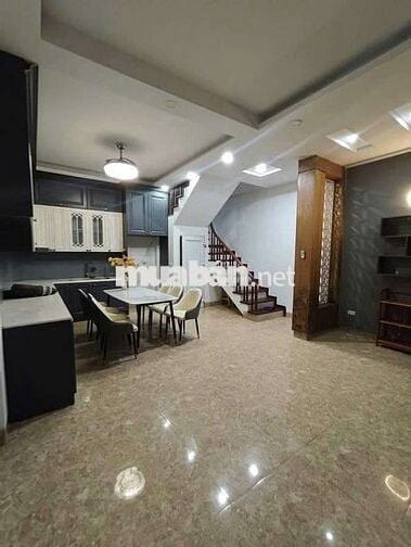 Cho thuê nhà Hồ Đắc Di 45m², 6 tầng, vị trí siêu đẹp, 18 triệu/tháng