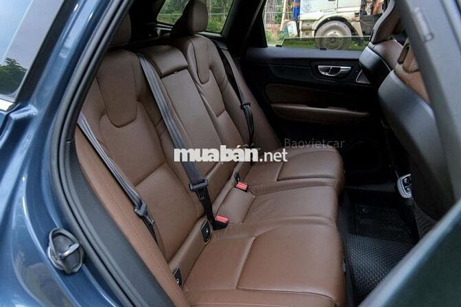 Volvo XC60 2022 Động cơ mới Bản Đủ Nhập Khẩu