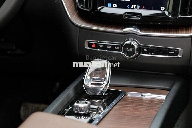 Volvo XC60 2022 Động cơ mới Bản Đủ Nhập Khẩu