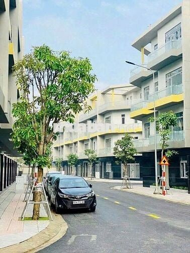 🔥 NHÀ ĐẸP TRUNG TÂM TP TÂN UYÊN – GIÁ CHỈ 2 TỶ 9- CÁCH 5P ĐẾN VSIP II