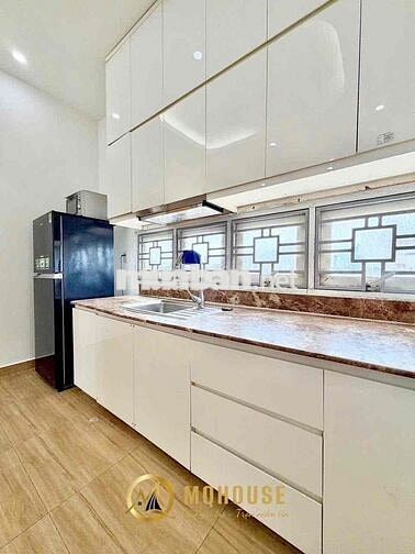 Căn hộ 2 phòng ngủ full nội thất cửa sổ đường Trần Hưng Đạo quận 5