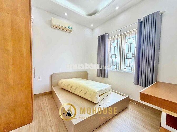 Căn hộ 2 phòng ngủ full nội thất cửa sổ đường Trần Hưng Đạo quận 5