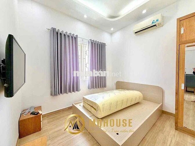 Căn hộ 2 phòng ngủ full nội thất cửa sổ đường Trần Hưng Đạo quận 5