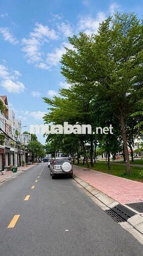 Nhà căn góc 2 MT, 4 tầng, View Công viên, sát ĐS 3, KDC Vĩnh Lộc, 25tr