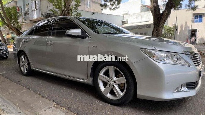 Toyota Camry 2.5Q Bạc 135492 km