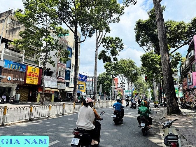 BÁN NHÀ MẶT TIỀN KINH DOANH : 378 NGUYỄN TRI PHƯƠNG - P. 4 - Q. 10-HCM