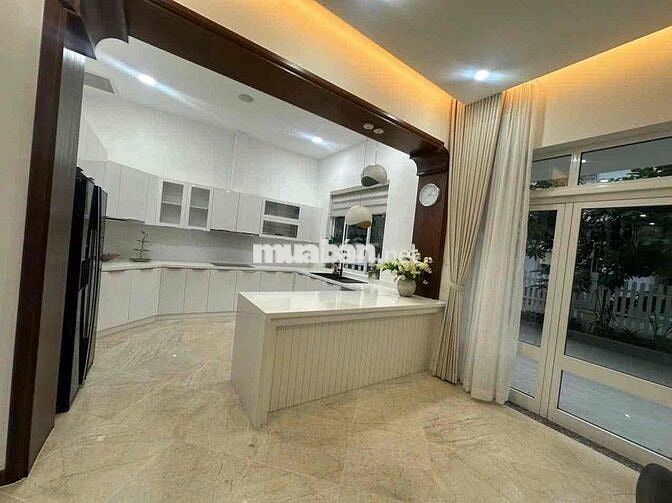 Biệt Thự Vip 10m TÂN SƠN NHÌ, 3 Tấm, 8 x 20m, 6 Phòng Ngủ, 6 wc