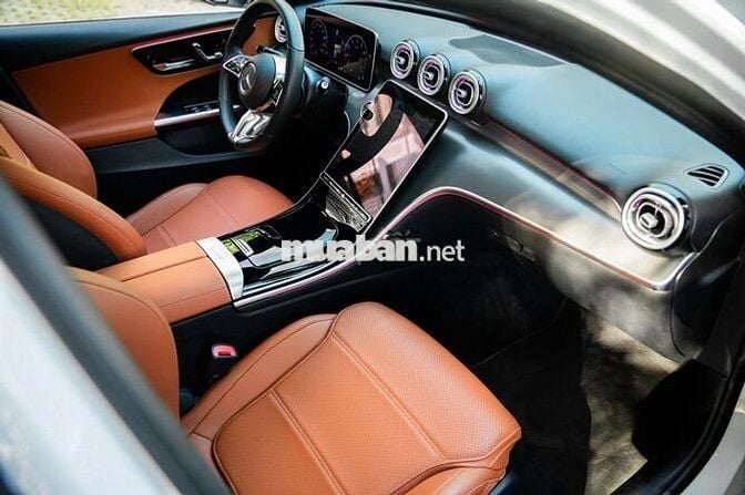 Mercedes C200 Avantgarde V2 2025 8000 km Trắng