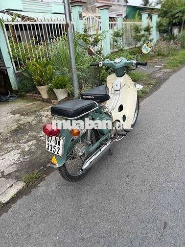 Honda Cub 78 Xanh lá, trắng Cổ điển
