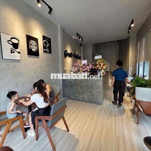 CHO THUÊ NHÀ CĂN GÓC 2 MẶT TIỀN 86 HÒA HƯNG, QUẬN 10