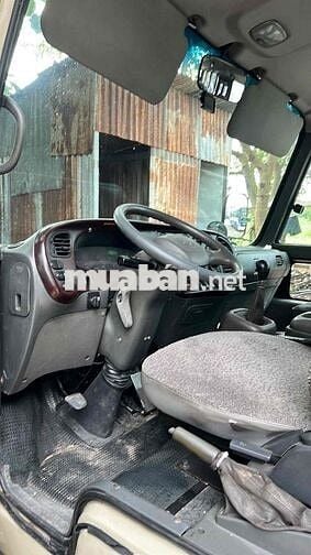 Hyundai County Limousine 29 chỗ màu Kem