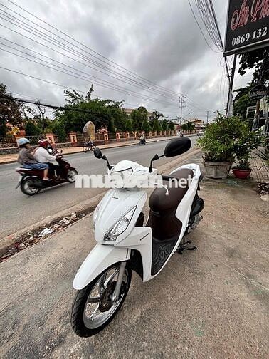 Honda Vision Trắng
