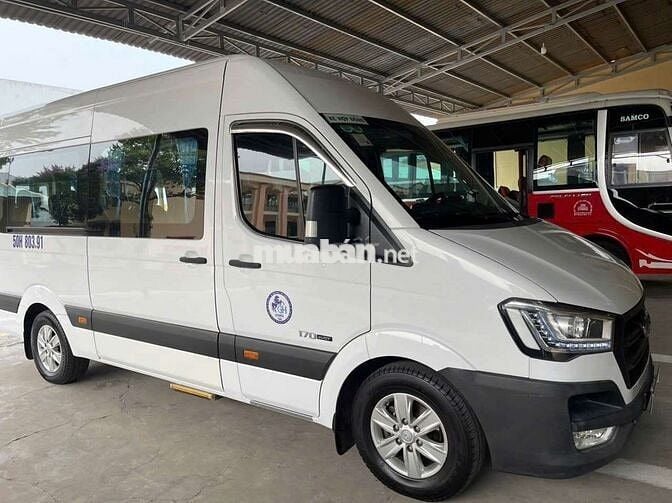 Hyundai Solati 2018 16 chỗ Trắng