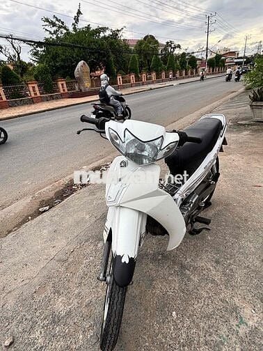 Yamaha Sirius Trắng Số sàn