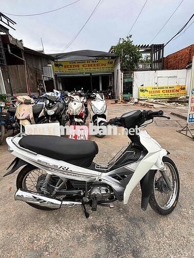 Yamaha Sirius Trắng Số sàn